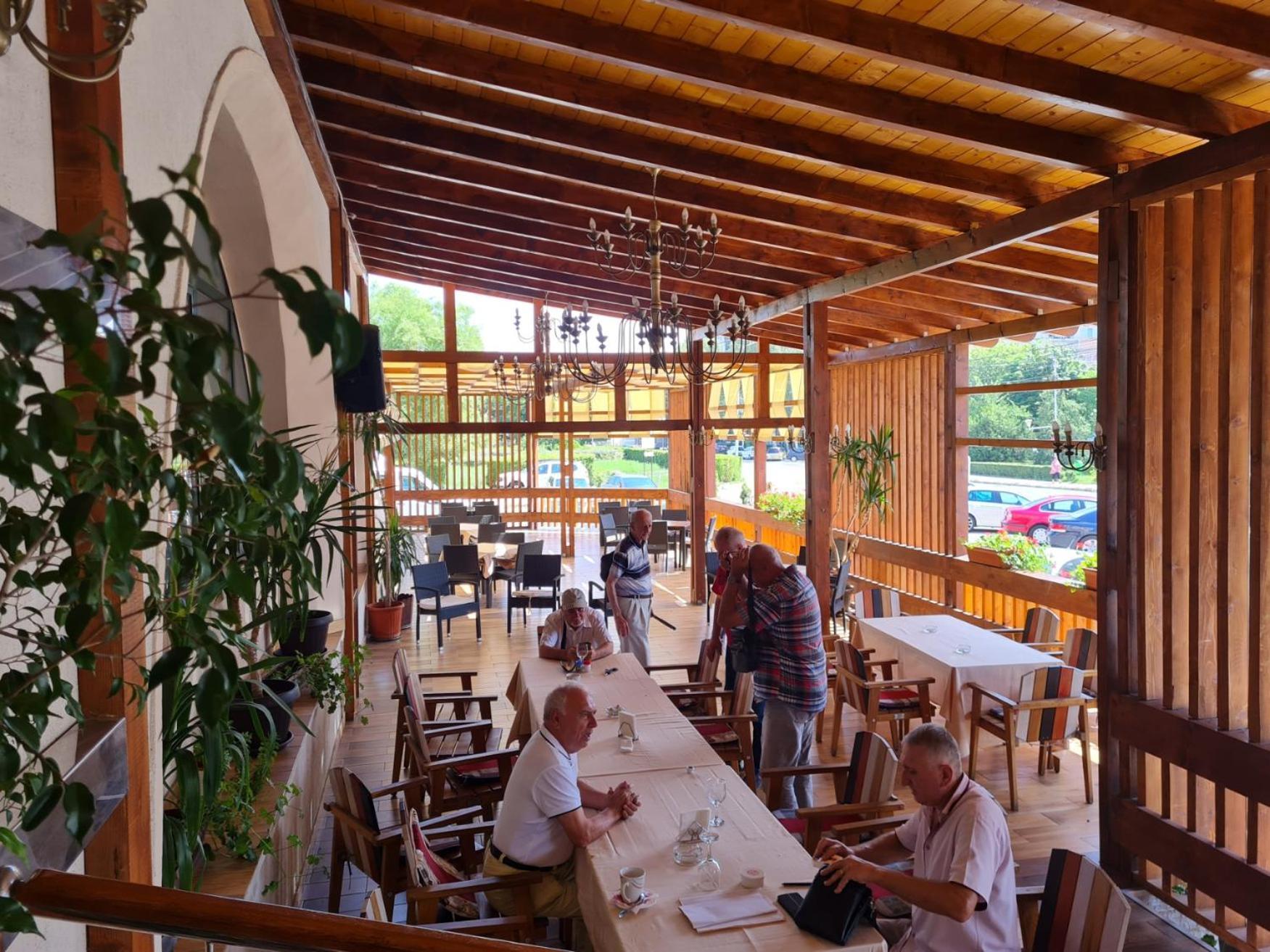 Hotel Valahia Targoviste Exterior photo